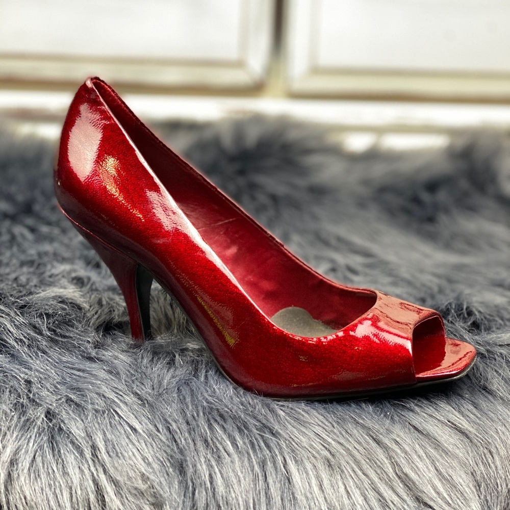 BCBG, RED OPEN TOE HEELS, PATENT LEATHER, Sz 6.5